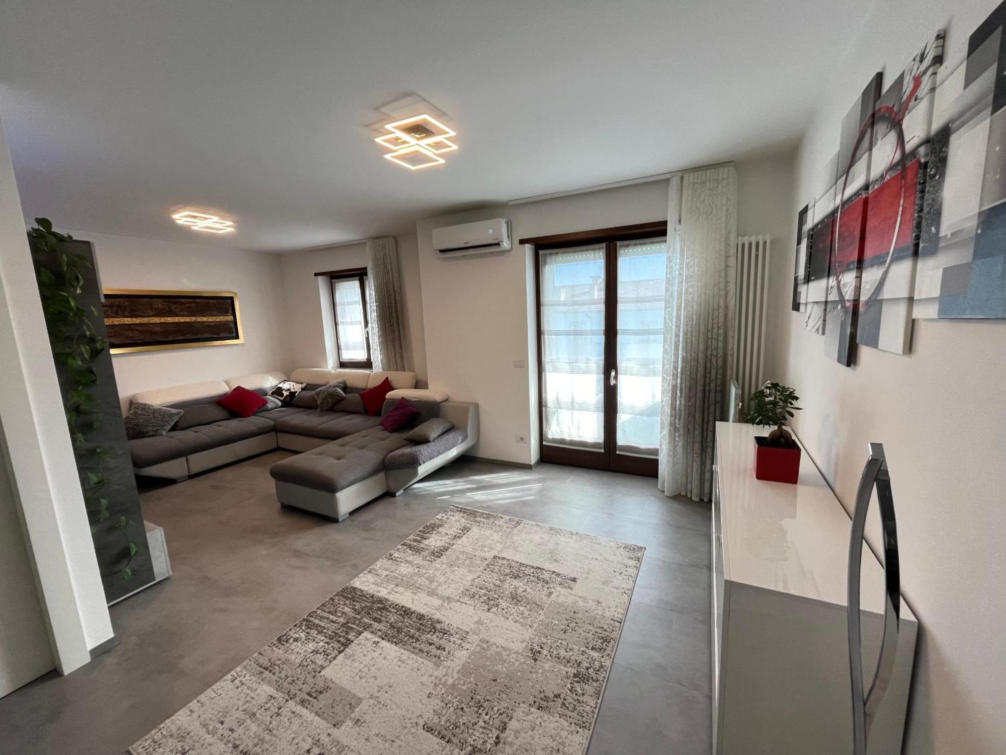 B&B Alessandro Private Room & Bathroom In Shared Apartment 阿科 外观 照片
